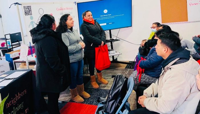 UCC doing outreach at the CoaliciĂłn Mexicana UCC doing outreach at the CoaliciĂłn Mexicana